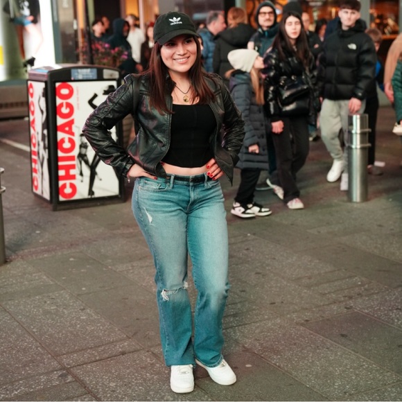 Meet your Posher - Picture 1 of 1